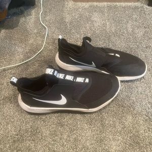 Nike shoes size 7 Youth fits women size 8